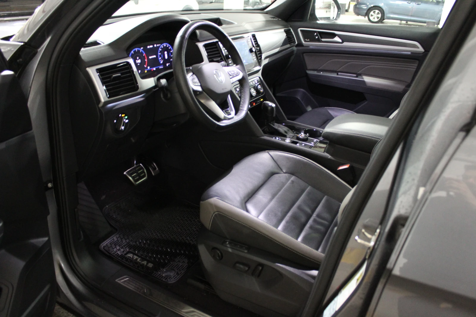 VW Atlas Cross Sport * * CARFAX * * ���� ������ * *  | Mobile.bg � ����������� 7