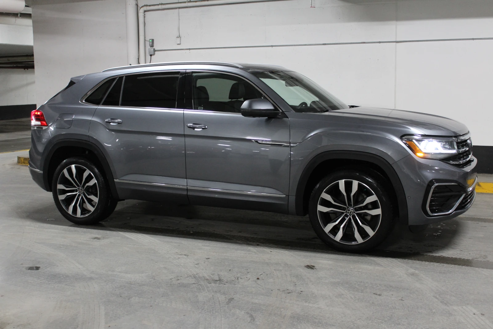 VW Atlas Cross Sport * * CARFAX * * ���� ������ * *  | Mobile.bg � ����������� 3