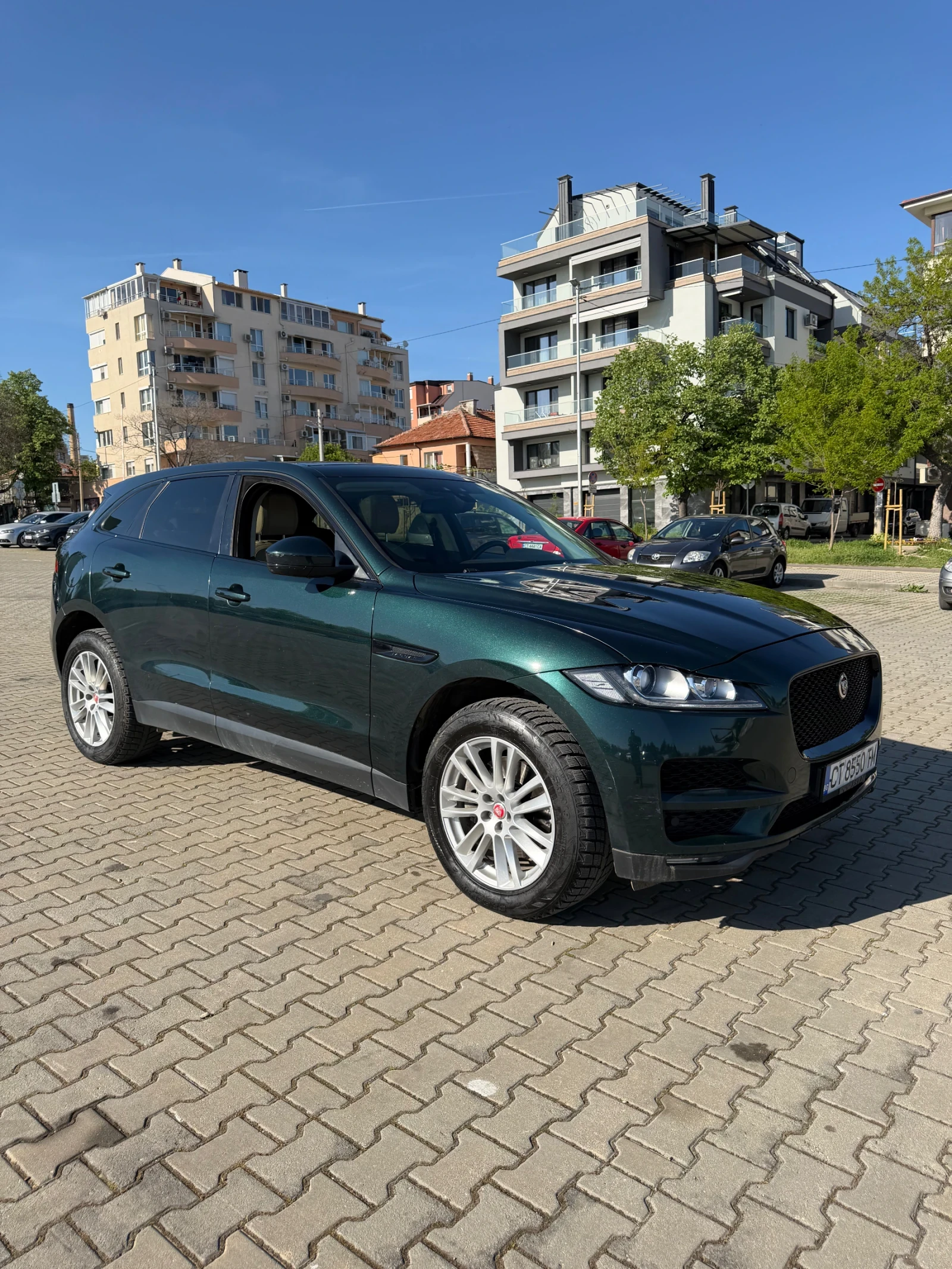 Jaguar F-PACE 3000