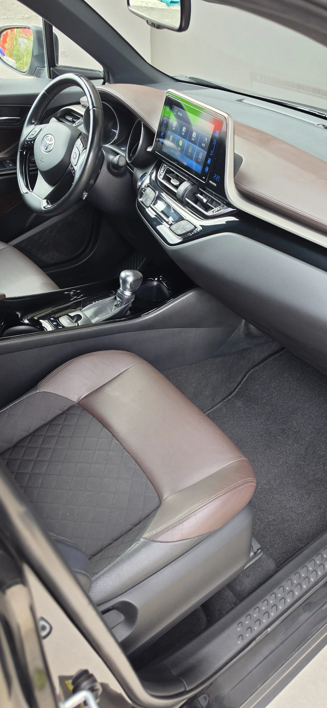 Toyota C-HR + + + 1.8 Hybrid, Exclusive+ + +  | Mobile.bg � ����������� 8