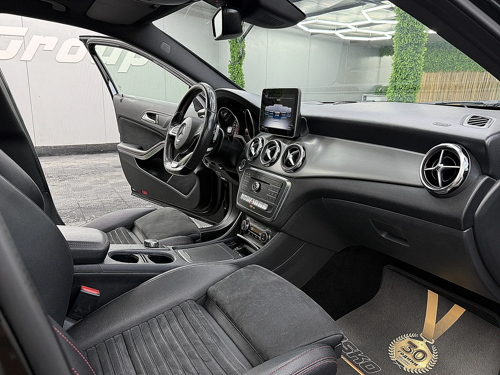 Mercedes-Benz GLA AMG-line/PANORAMA/Facelift/KeylessGo/ЛИЗИНГ, снимка 9 - Автомобили и джипове - 55997368