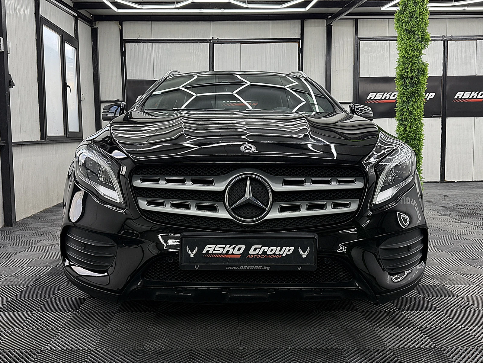 Mercedes-Benz GLA AMG-line/PANORAMA/Facelift/KeylessGo/ЛИЗИНГ, снимка 2 - Автомобили и джипове - 55997368