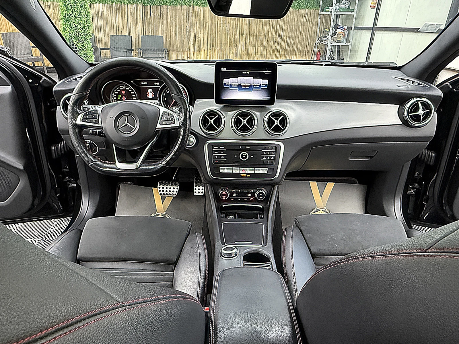 Mercedes-Benz GLA AMG-line/PANORAMA/Facelift/KeylessGo/ЛИЗИНГ, снимка 15 - Автомобили и джипове - 55997368