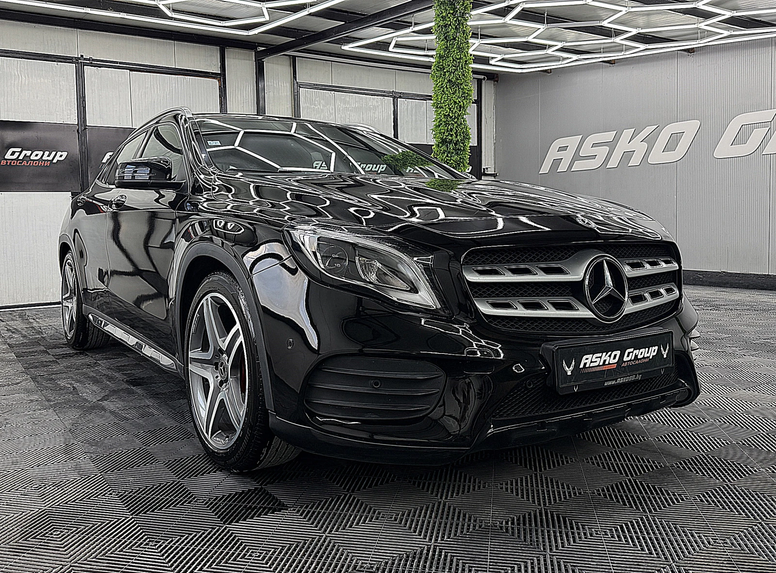 Mercedes-Benz GLA AMG-line/PANORAMA/Facelift/KeylessGo/ЛИЗИНГ, снимка 3 - Автомобили и джипове - 55997368