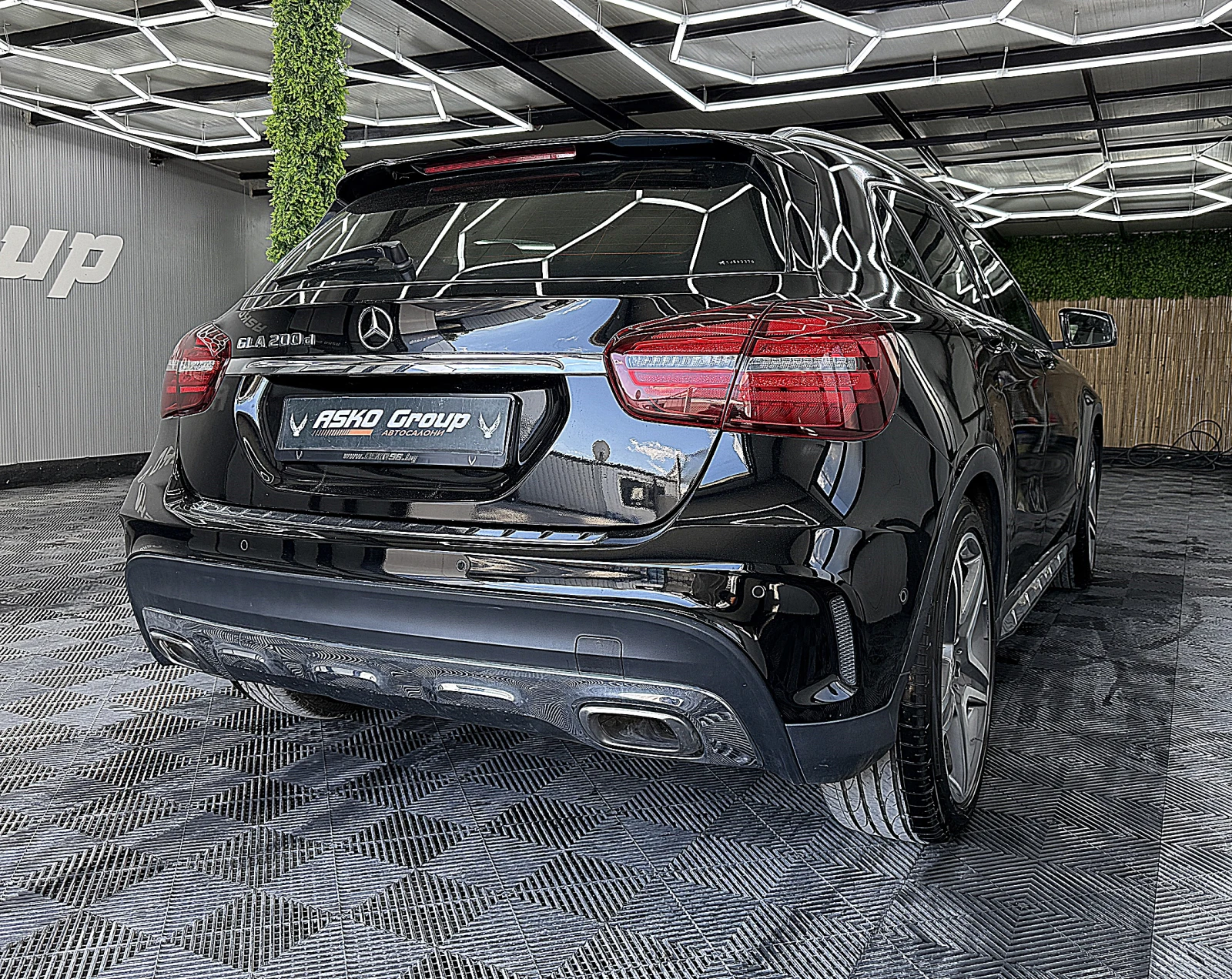 Mercedes-Benz GLA AMG-line/PANORAMA/Facelift/KeylessGo/ЛИЗИНГ, снимка 6 - Автомобили и джипове - 55997368