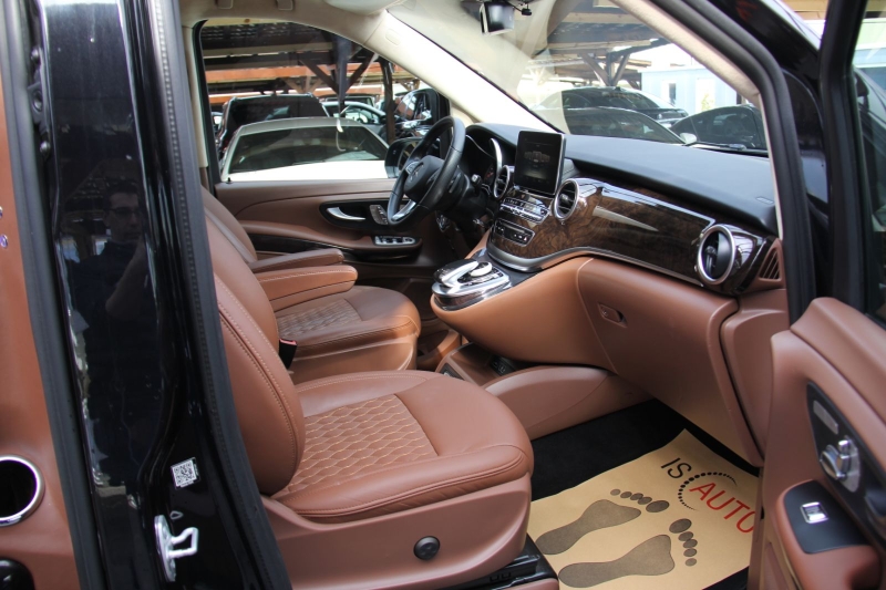 Mercedes-Benz V 250  V 250 VIP CONVERSION/Extra Long/XL/AMG VIP/TV/PS4, снимка 16 - Бусове и автобуси - 37232621