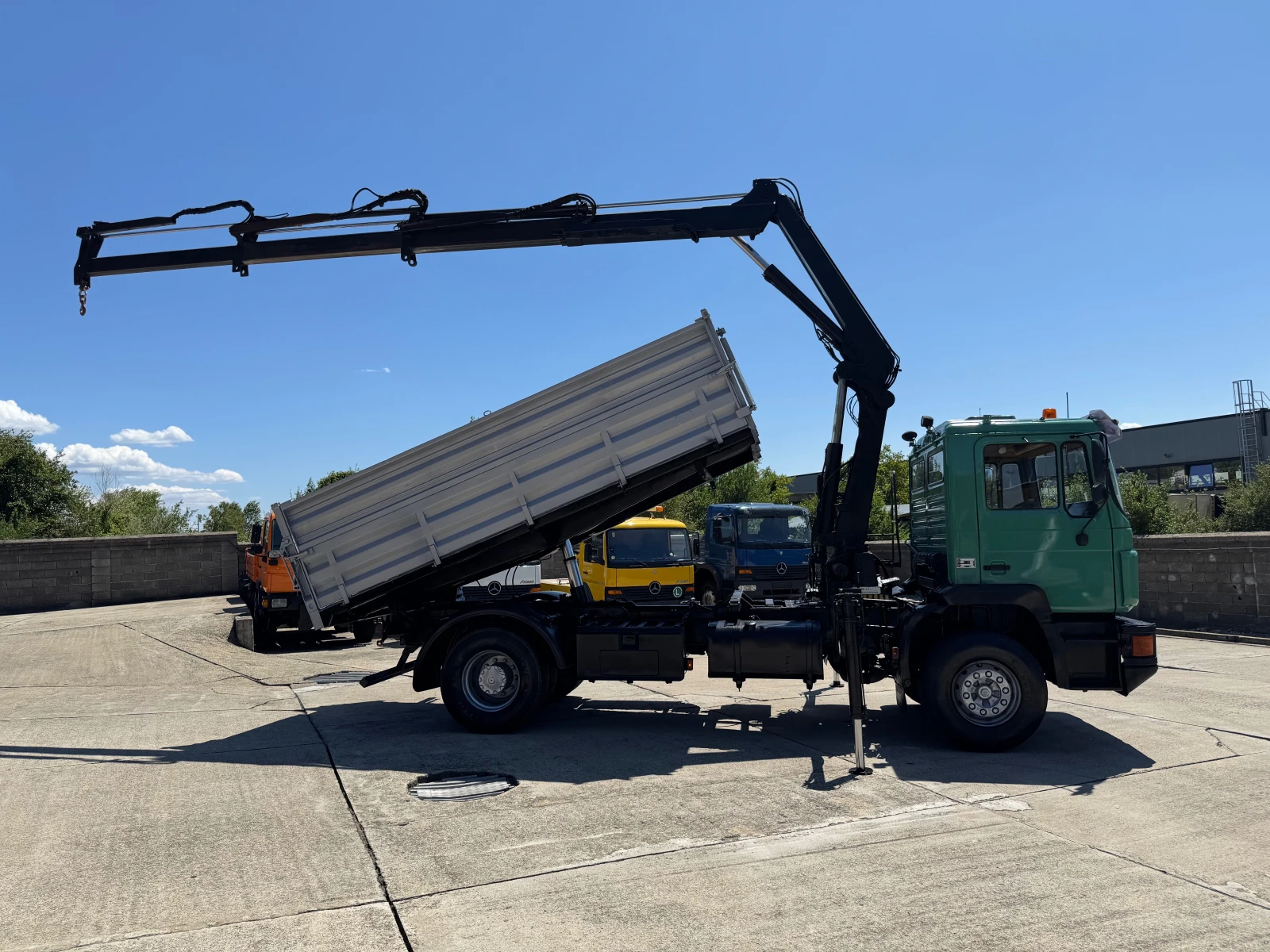 Man 18.272 HIAB 120 - тристранен самосвал , снимка 6 - Камиони - 55445077