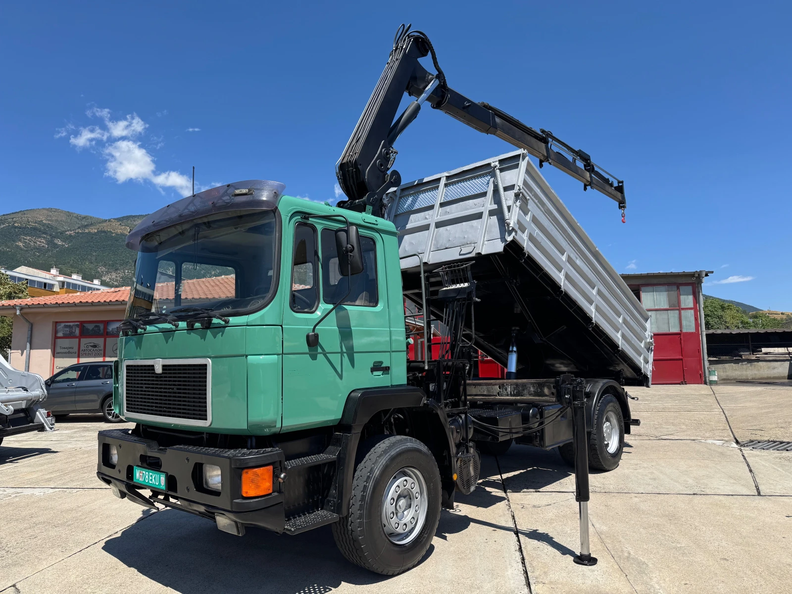 Man 18.272 HIAB 120 - тристранен самосвал 
