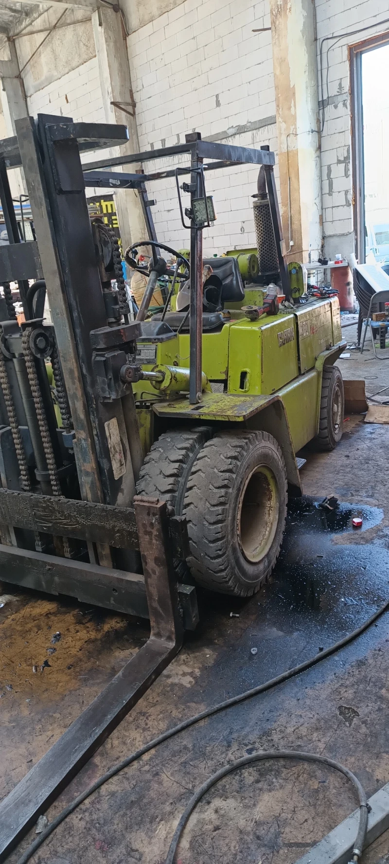 Мотокар Clark, снимка 2 - Индустриална техника - 52849753