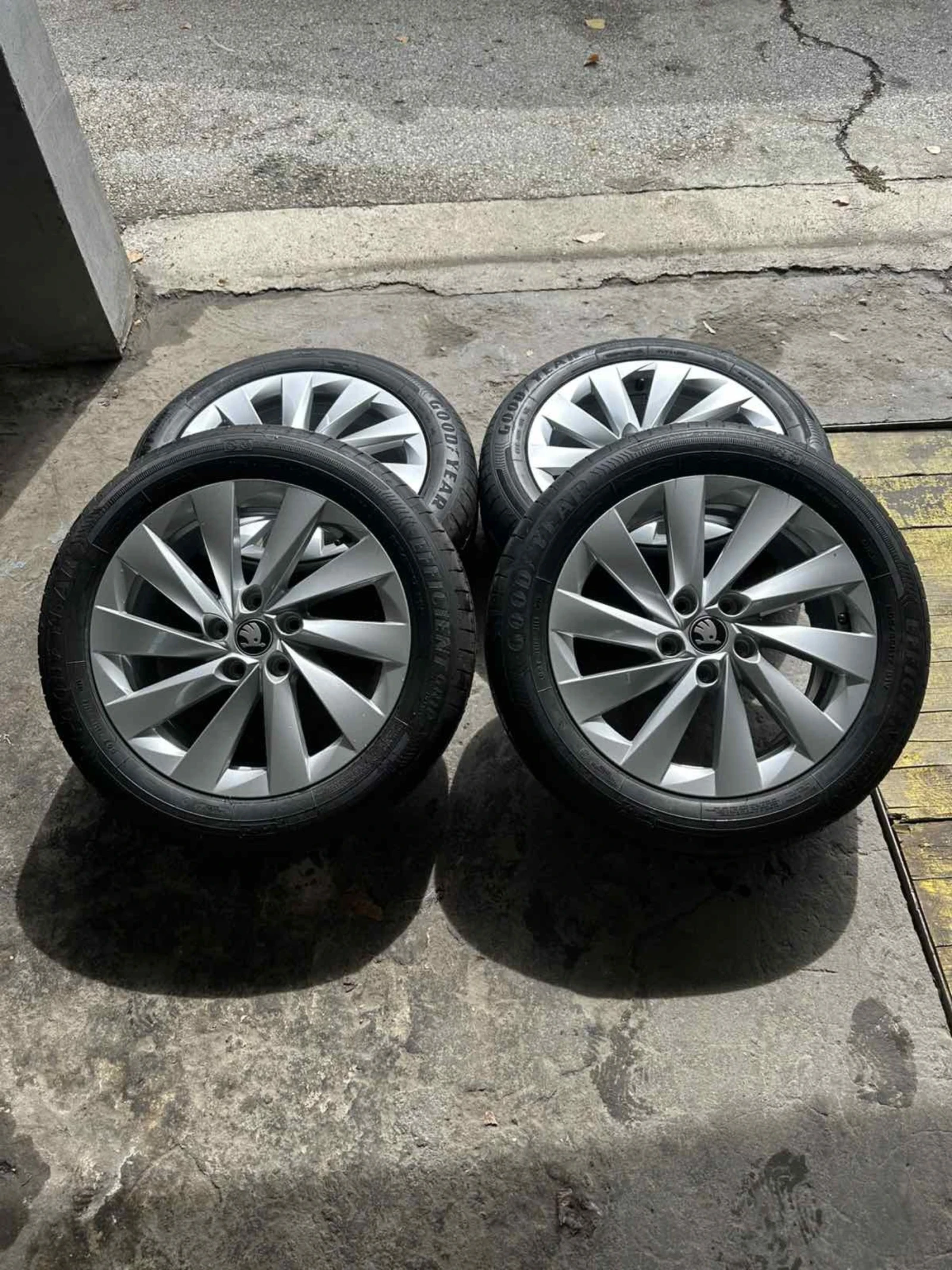 ���� � ������ 205/55R17 �� Skoda | Mobile.bg � ����������� 2
