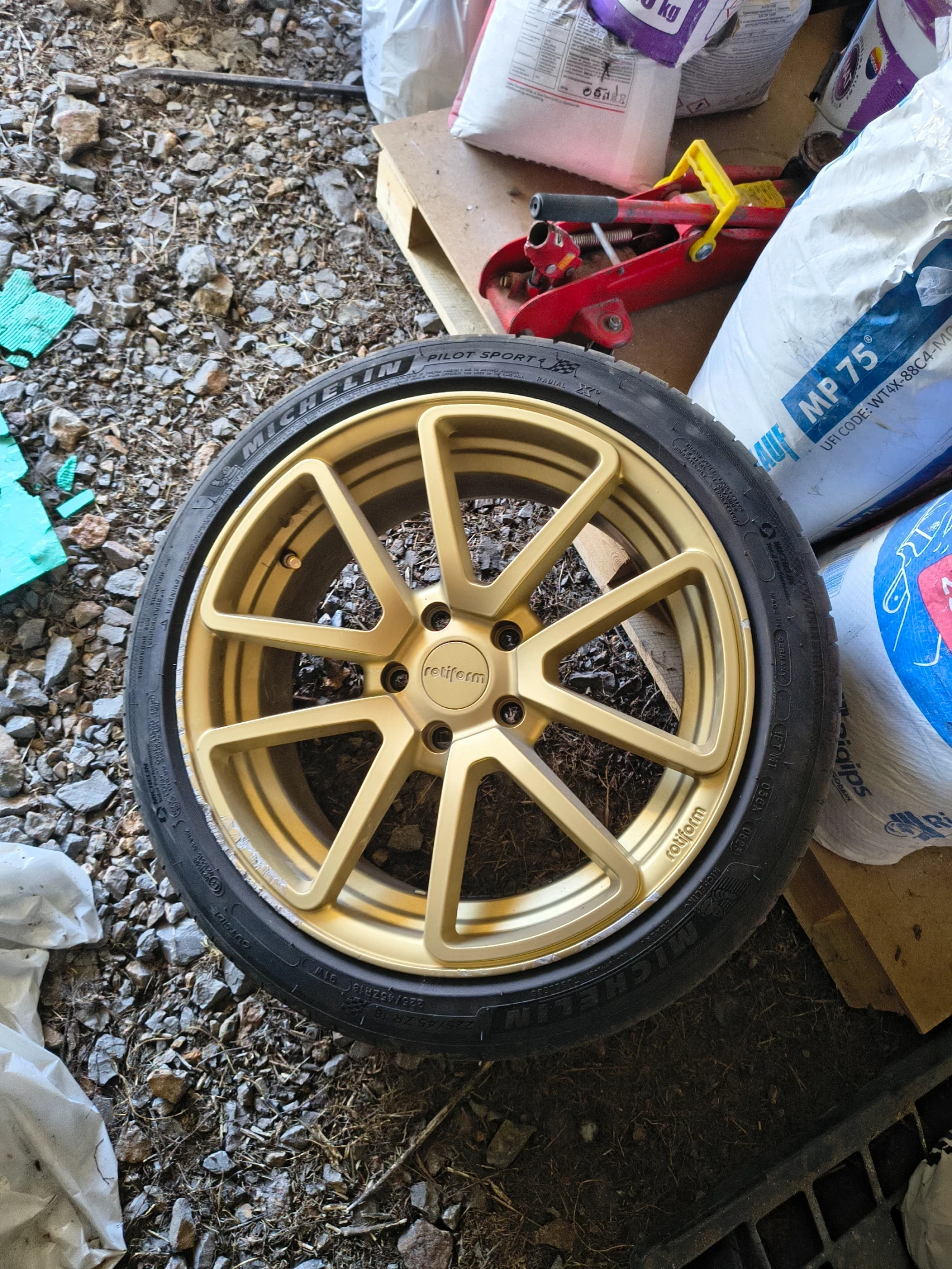 Гуми с джанти Michelin 225/45R18, снимка 4 - Гуми и джанти - 54011849