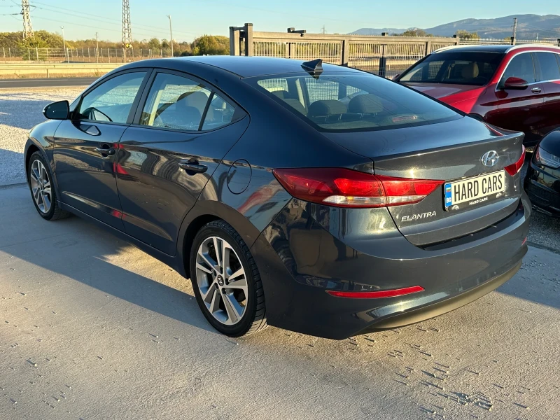 Hyundai Elantra 2.0* Автоматик* Шибедах* Подгрев* , снимка 6 - Автомобили и джипове - 47688543