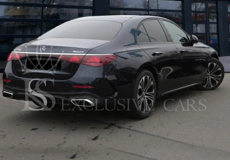 Mercedes-Benz E 220 * 4M * AMG* 360* DISTRONIC* PANORAMA* BURMESTER* , снимка 3 - Автомобили и джипове - 49064674