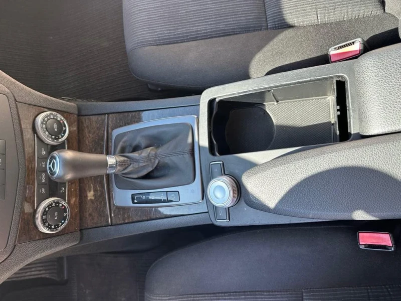 Mercedes-Benz C 320 Комби, снимка 8 - Автомобили и джипове - 49980683