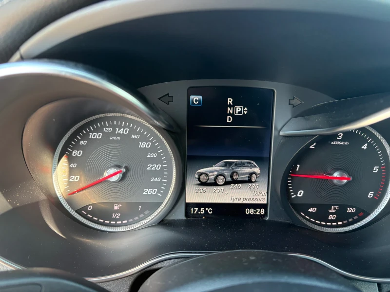 Mercedes-Benz C 250 AMG line 4 matic , снимка 13 - Автомобили и джипове - 52584710
