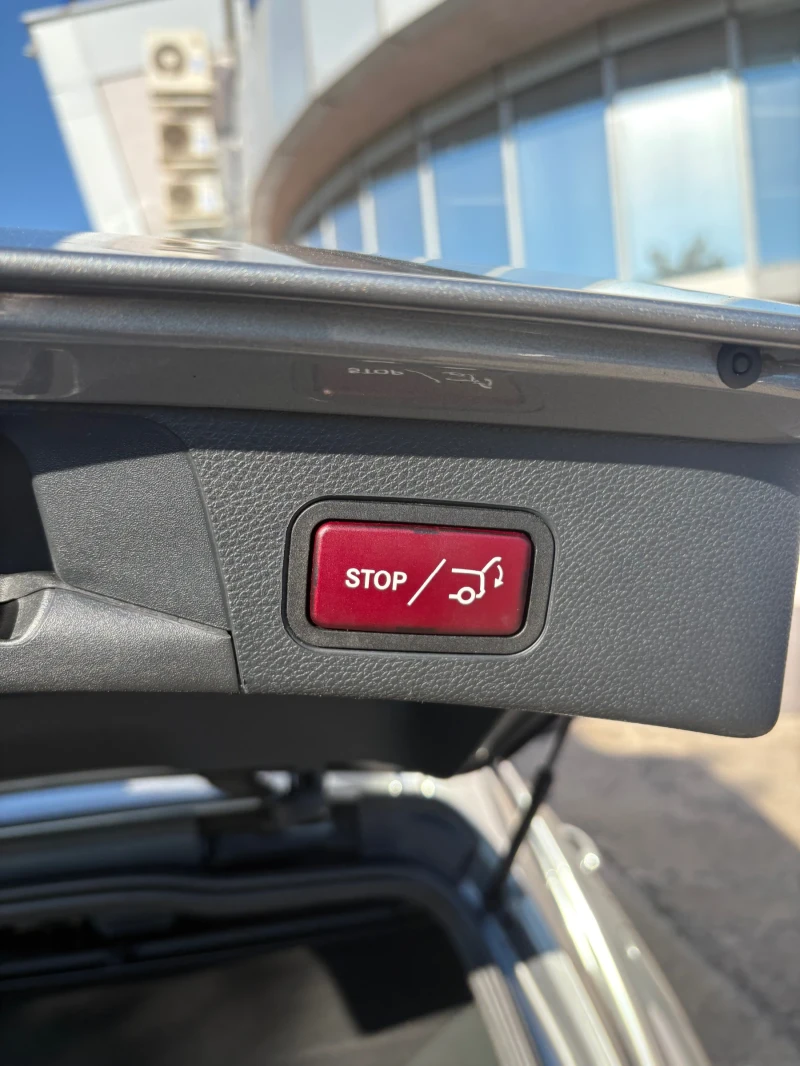 Mercedes-Benz C 250 AMG line 4 matic , снимка 11 - Автомобили и джипове - 52584710