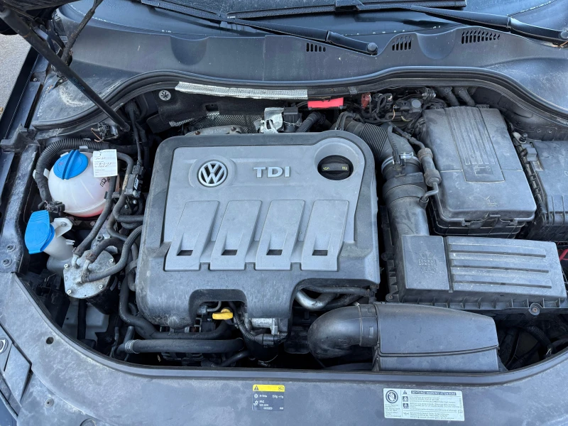 VW Passat, снимка 6 - Автомобили и джипове - 52223611