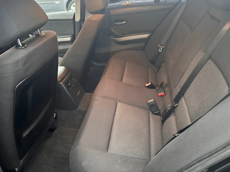 BMW 318 2.0 D, снимка 10 - Автомобили и джипове - 52356412