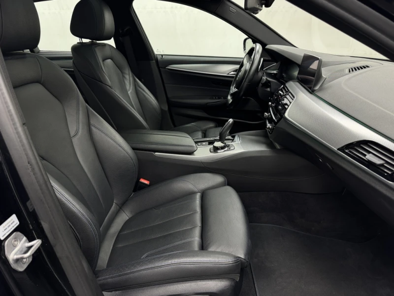 BMW 530 i  xDrive, снимка 14 - Автомобили и джипове - 52838423