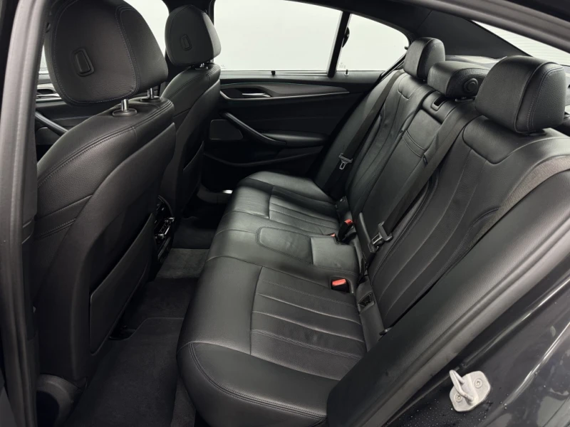 BMW 530 i  xDrive, снимка 15 - Автомобили и джипове - 52838423