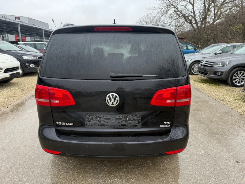 VW Touran 1.6TDI - 105к.с. - 7 Места - 135 000КМ!, снимка 8 - Автомобили и джипове - 52890970