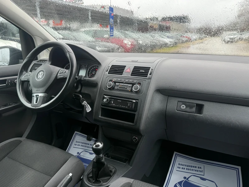 VW Touran 1.6TDI - 105к.с. - 7 Места - 135 000КМ!, снимка 12 - Автомобили и джипове - 52890970
