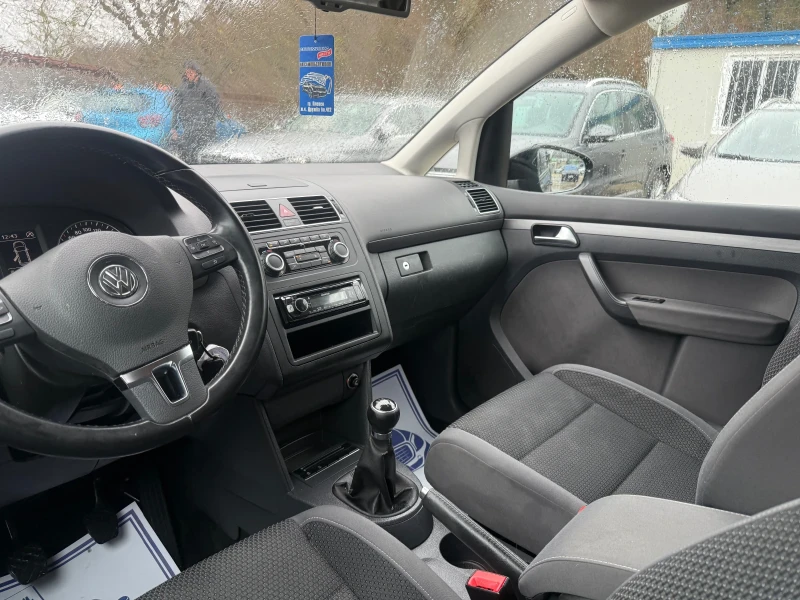VW Touran 1.6TDI - 105к.с. - 7 Места - 135 000КМ!, снимка 10 - Автомобили и джипове - 52890970