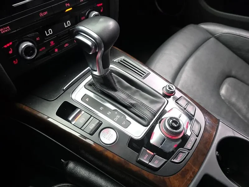 Audi A5 2.0 TDI Quattro, снимка 9 - Автомобили и джипове - 54551490