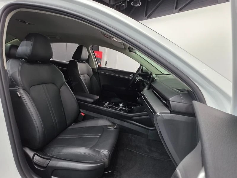 Kia K5 2.0 Automatic, снимка 8 - Автомобили и джипове - 55585983