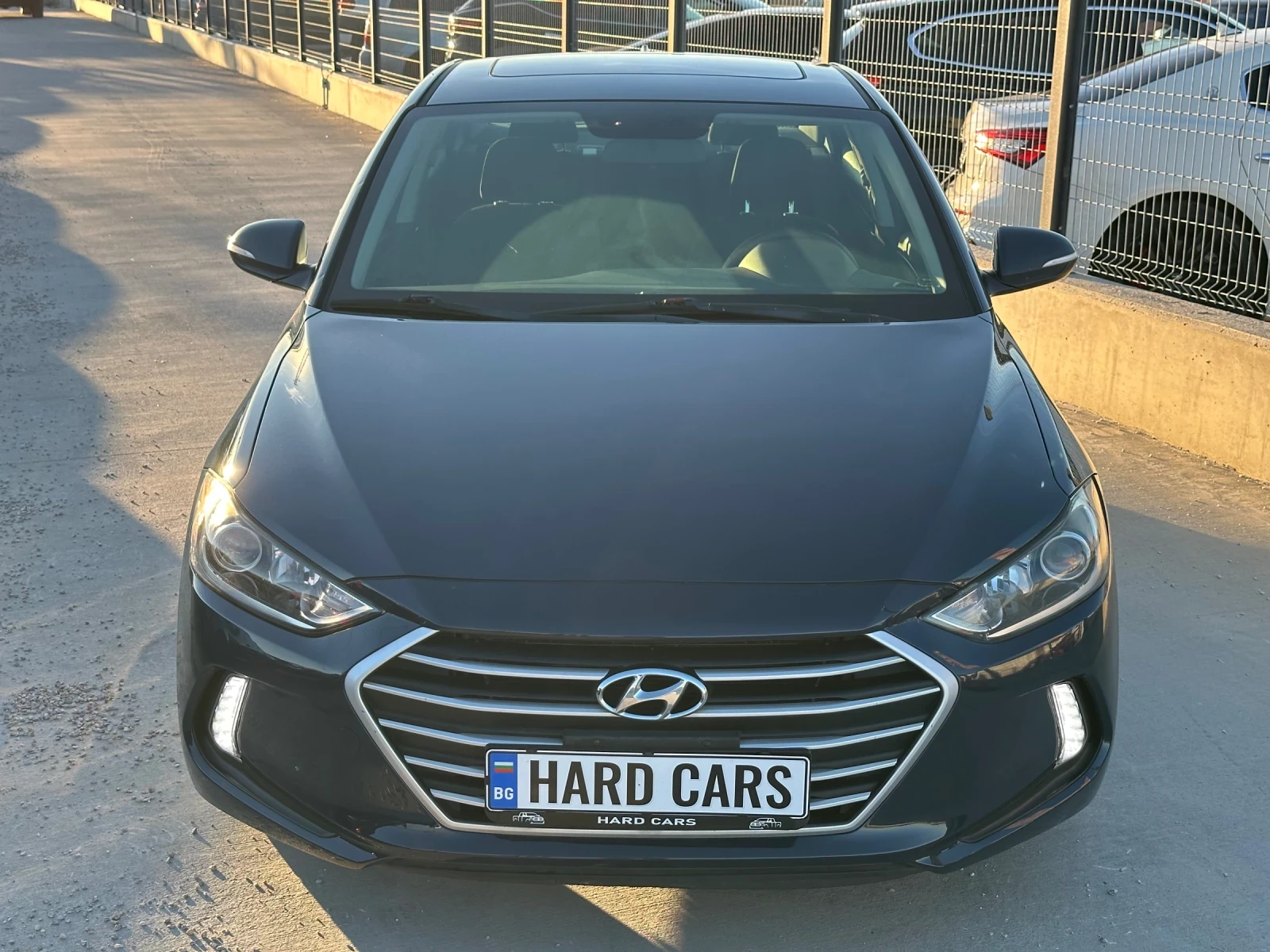 Hyundai Elantra 2.0* Автоматик* Шибедах* Подгрев*  - изображение 2