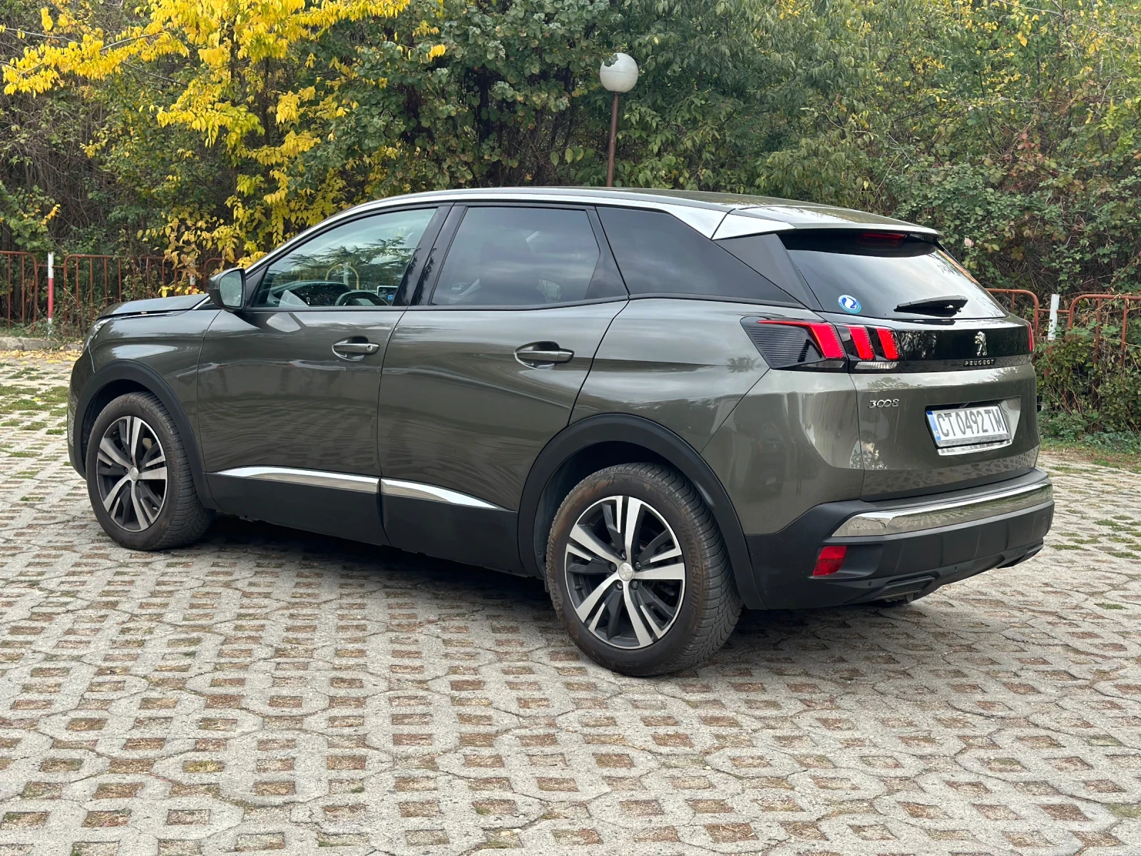 Peugeot 3008  1.2i  - изображение 7