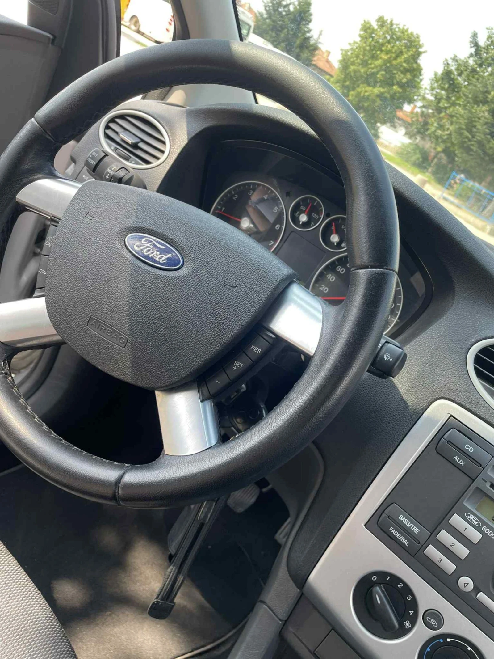 Ford Focus 1.6 бензин - изображение 9