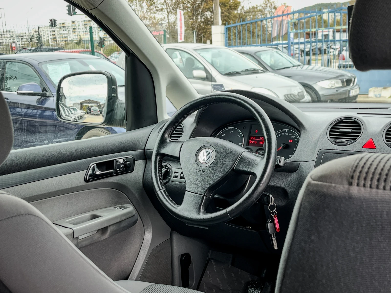 VW Caddy 1.9 TDI - 102k.c. - изображение 8