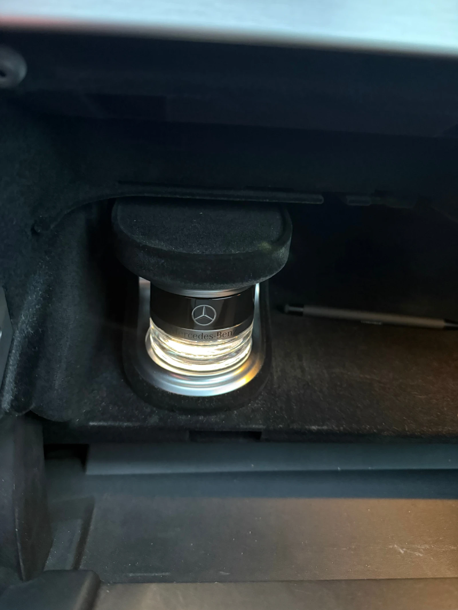 Mercedes-Benz C 250 AMG line 4 matic , снимка 13 - Автомобили и джипове - 53929730