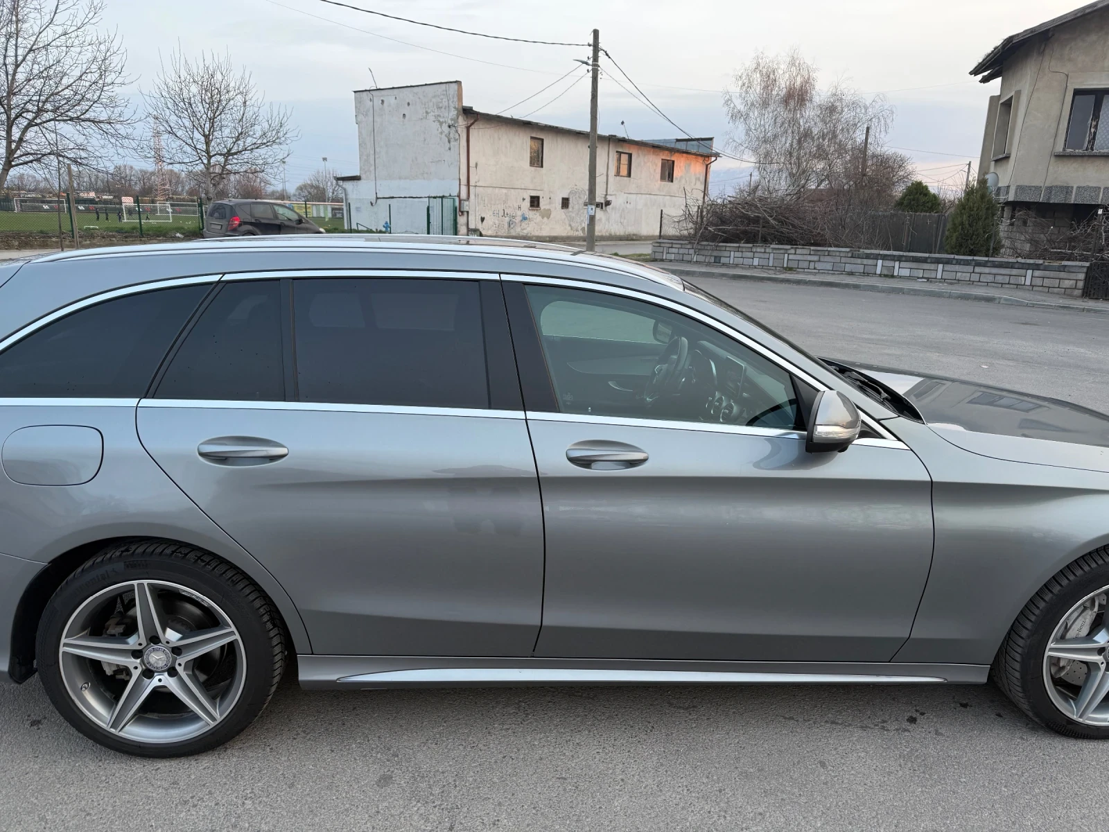 Mercedes-Benz C 250 AMG line 4 matic , снимка 3 - Автомобили и джипове - 53929730