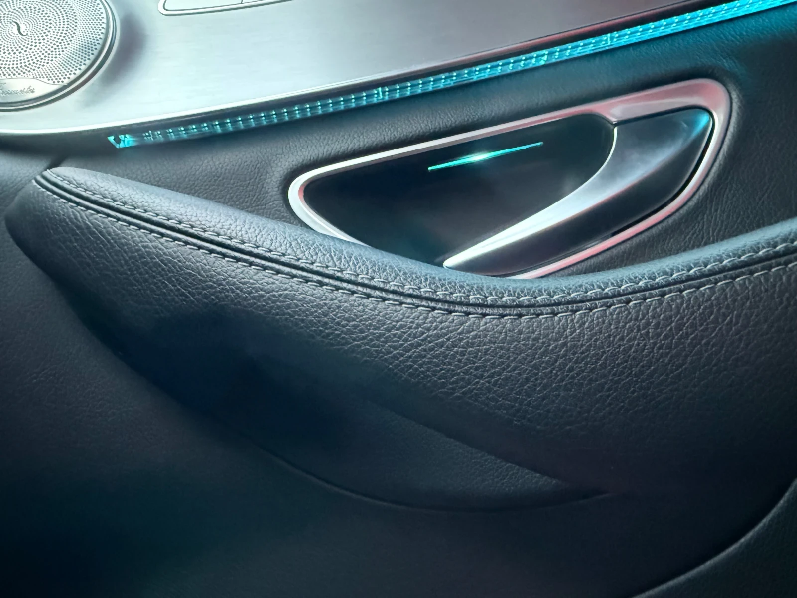 Mercedes-Benz C 250 AMG line 4 matic , снимка 14 - Автомобили и джипове - 53929730