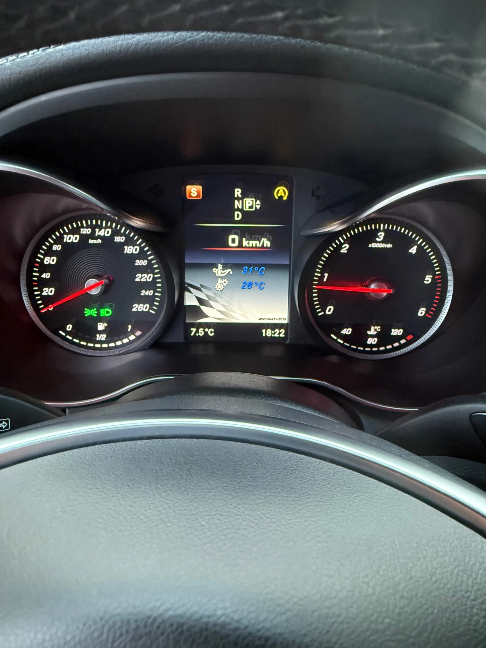 Mercedes-Benz C 250 AMG line 4 matic , снимка 10 - Автомобили и джипове - 53929730