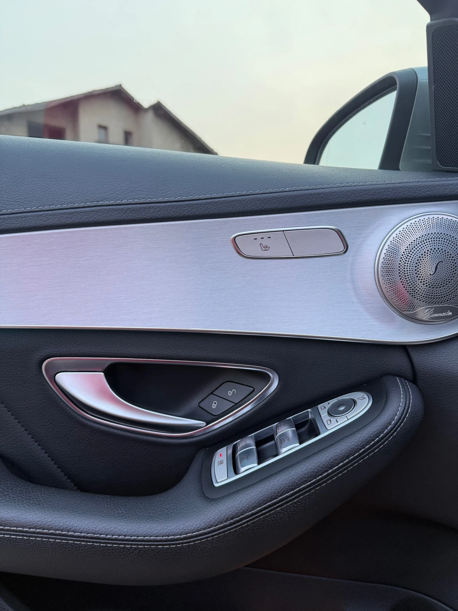 Mercedes-Benz C 250 AMG line 4 matic , снимка 7 - Автомобили и джипове - 53929730