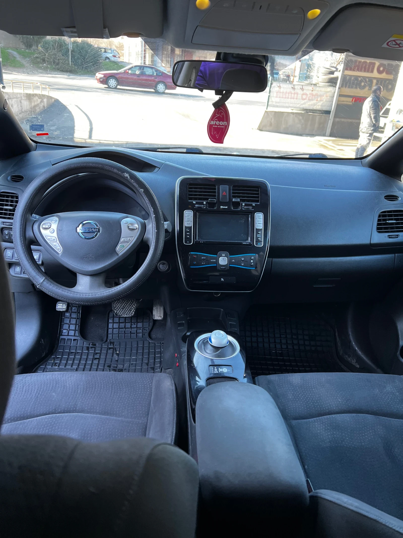 Nissan Leaf   - изображение 7