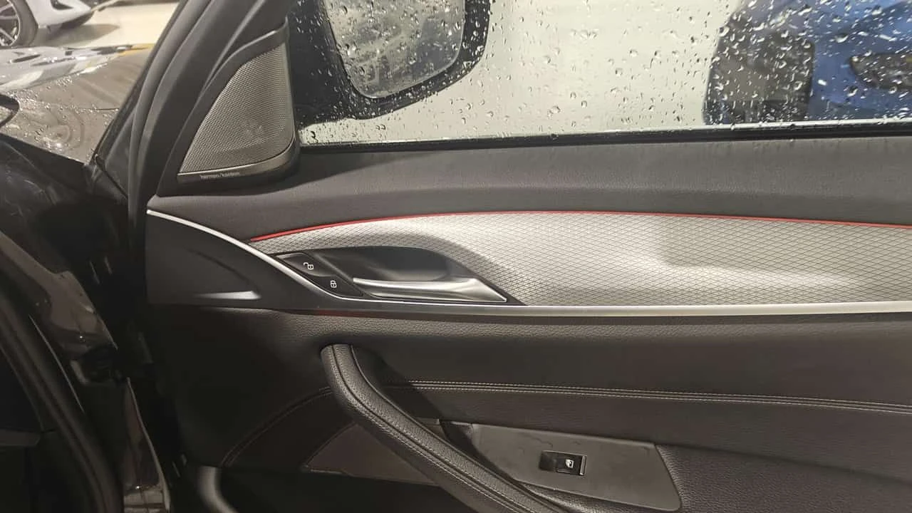 BMW 530 * xDrive * M-PACK * ВАКУУМ * ХЕД-ЪП * ДИГИТАЛНО * , снимка 13 - Автомобили и джипове - 54242438