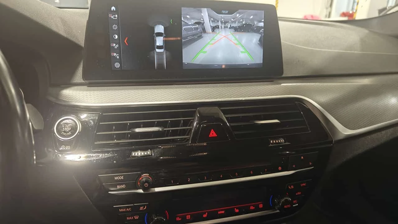 BMW 530 * xDrive * M-PACK * ВАКУУМ * ХЕД-ЪП * ДИГИТАЛНО * , снимка 11 - Автомобили и джипове - 54242438