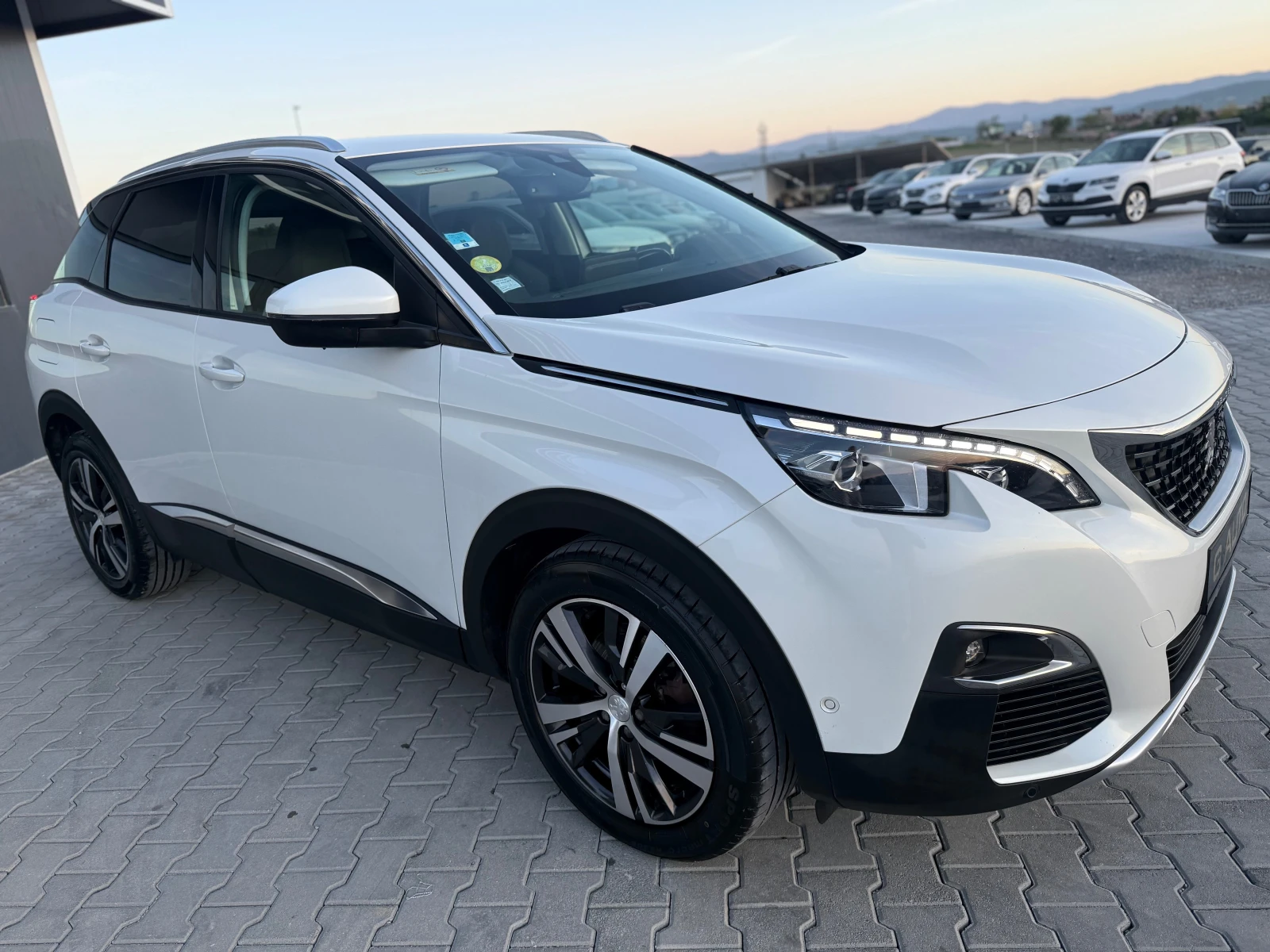 Peugeot 3008 1.5HDI 131 ks Собствен лизинг !!!, снимка 3 - Автомобили и джипове - 54355246