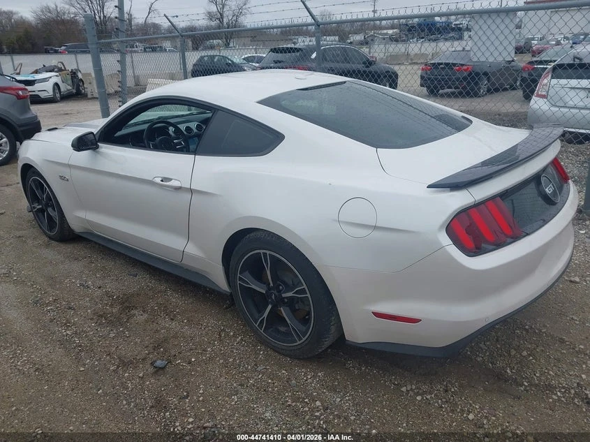 Ford Mustang 5.0l Gt Premium, снимка 3 - Автомобили и джипове - 54389607