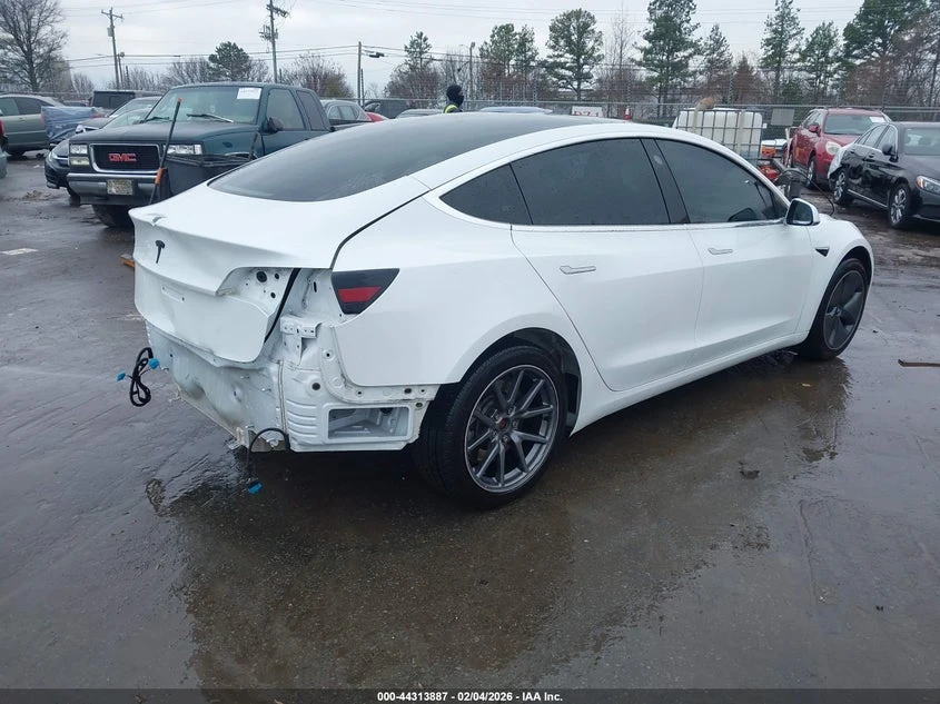 Tesla Model 3 Long Range/Mid Range/Standard Range/Standard Range, снимка 4 - Автомобили и джипове - 54419111