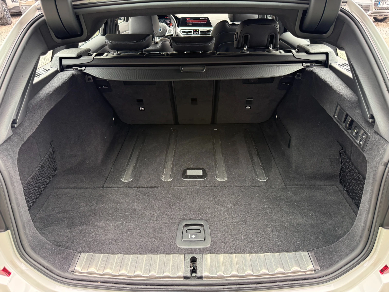 BMW 320 XDRIVE, M-PACK, MILD HYBRID, снимка 16 - Автомобили и джипове - 54542419