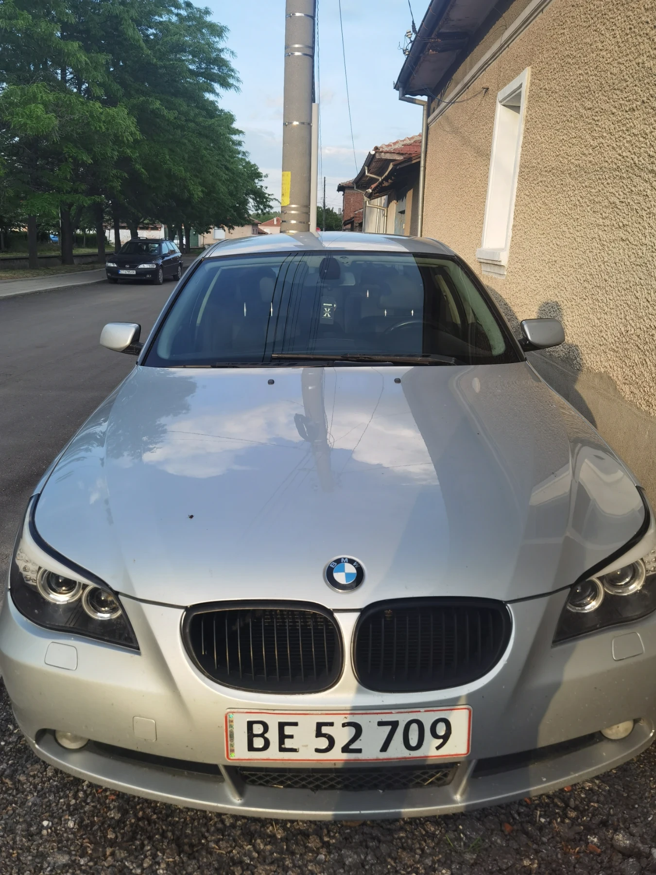 BMW 523