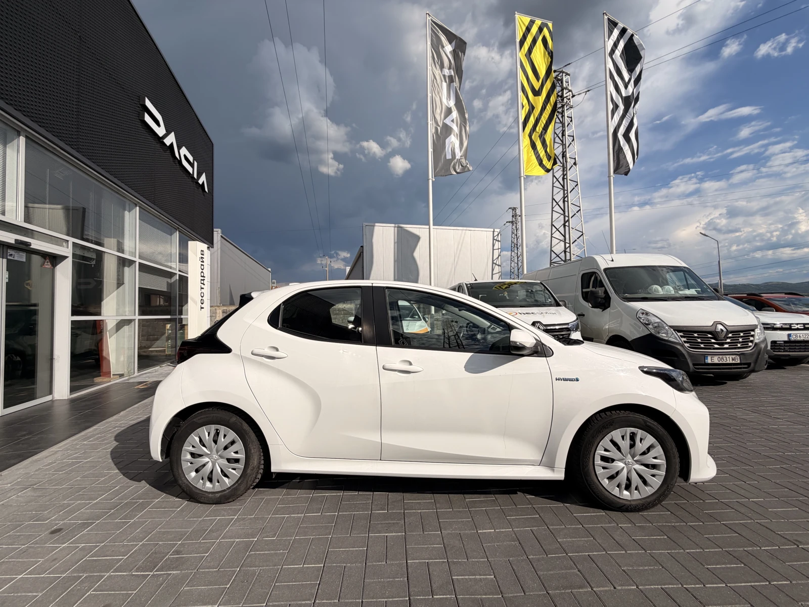Toyota Yaris 1.5 Hybrid 116 �.� | Mobile.bg � ����������� 8