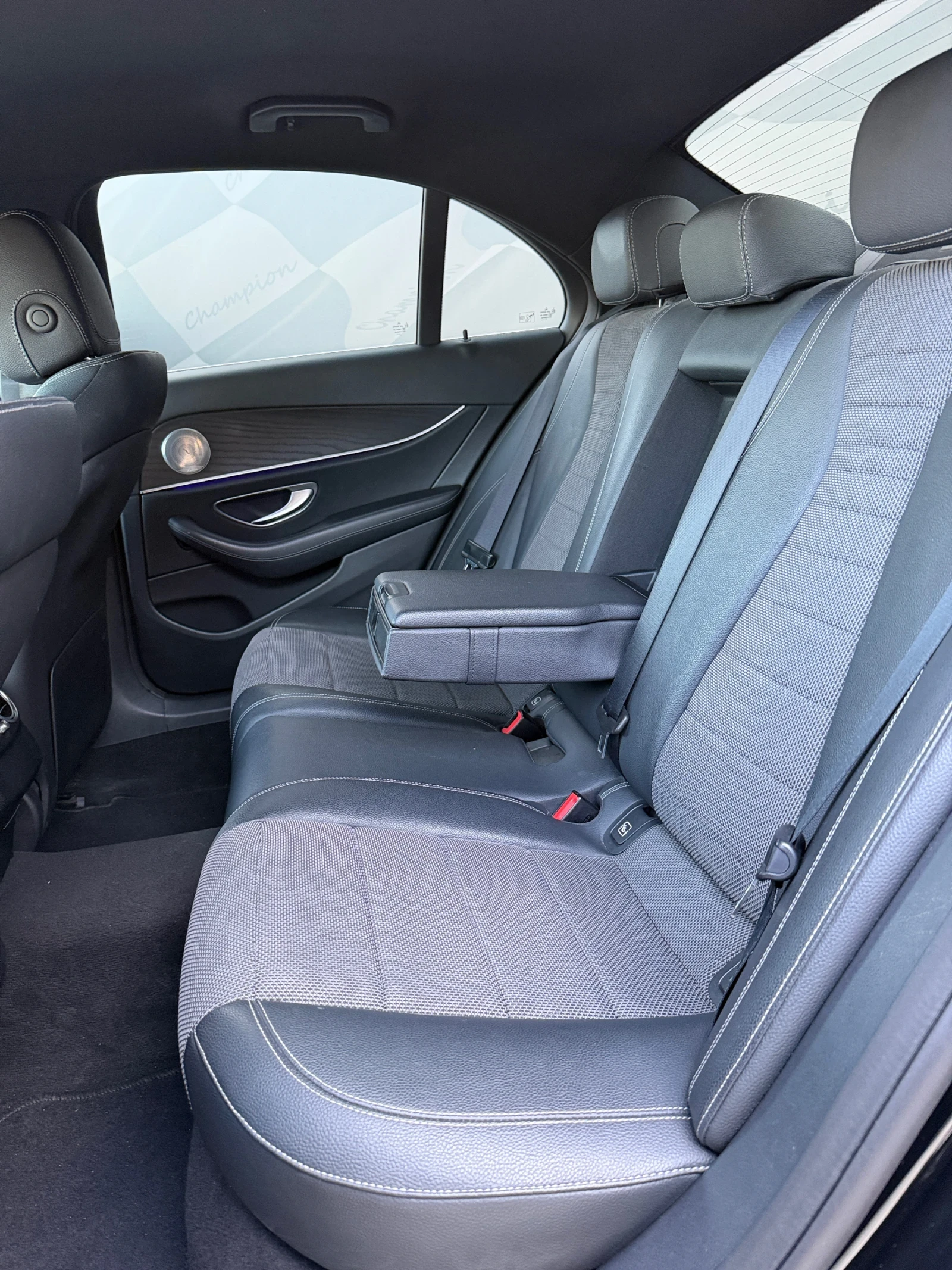 Mercedes-Benz E 200 Бартер лизинг без доходи, снимка 14 - Автомобили и джипове - 54830379