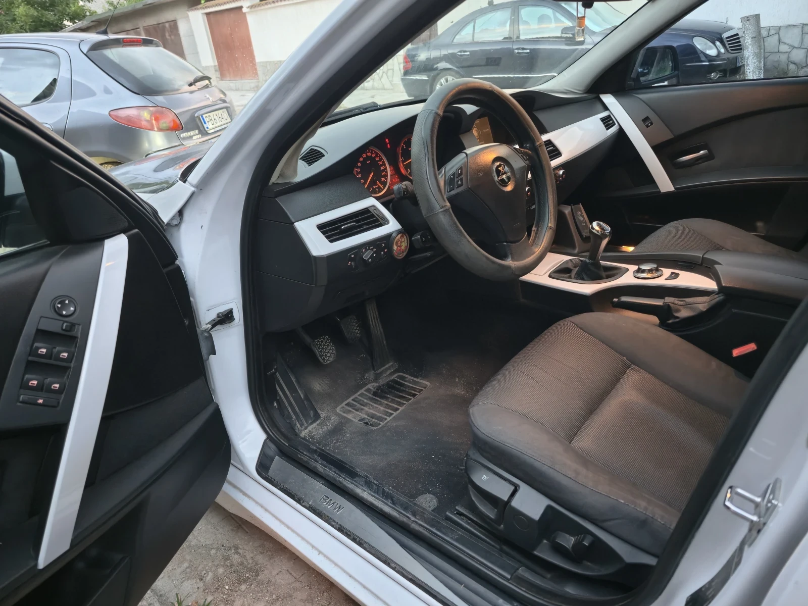 BMW 525 Bmw 525 + чип Перфектно състояние, снимка 7 - Автомобили и джипове - 55143332