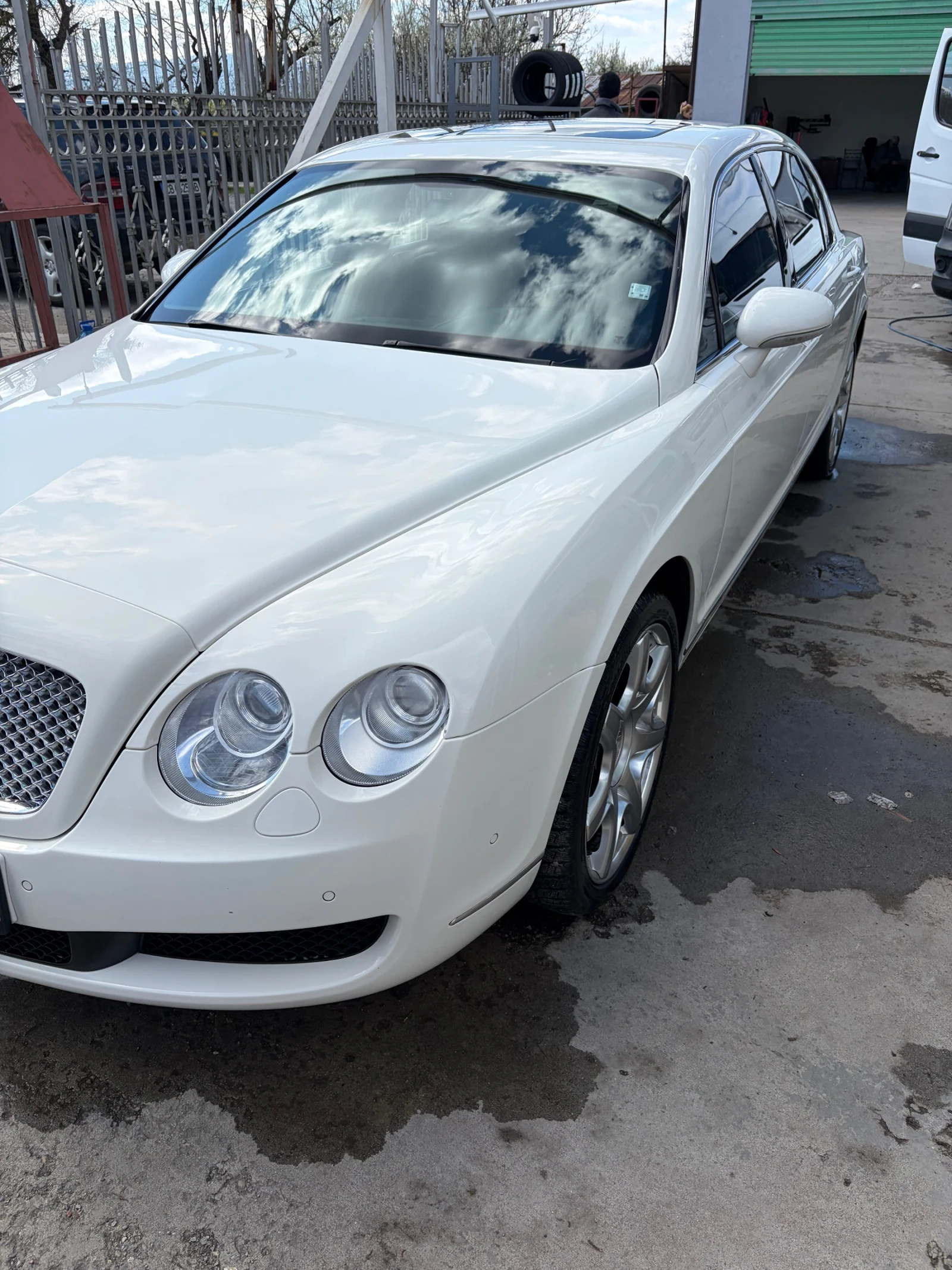 Bentley Flying Spur Бартер- Лизинг, снимка 2 - Автомобили и джипове - 55405409